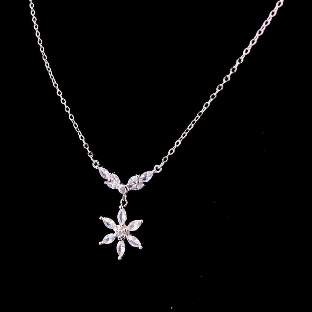 Sterling Silver Zircon Snowflake Pendant Necklace - ZYLVER.IN #