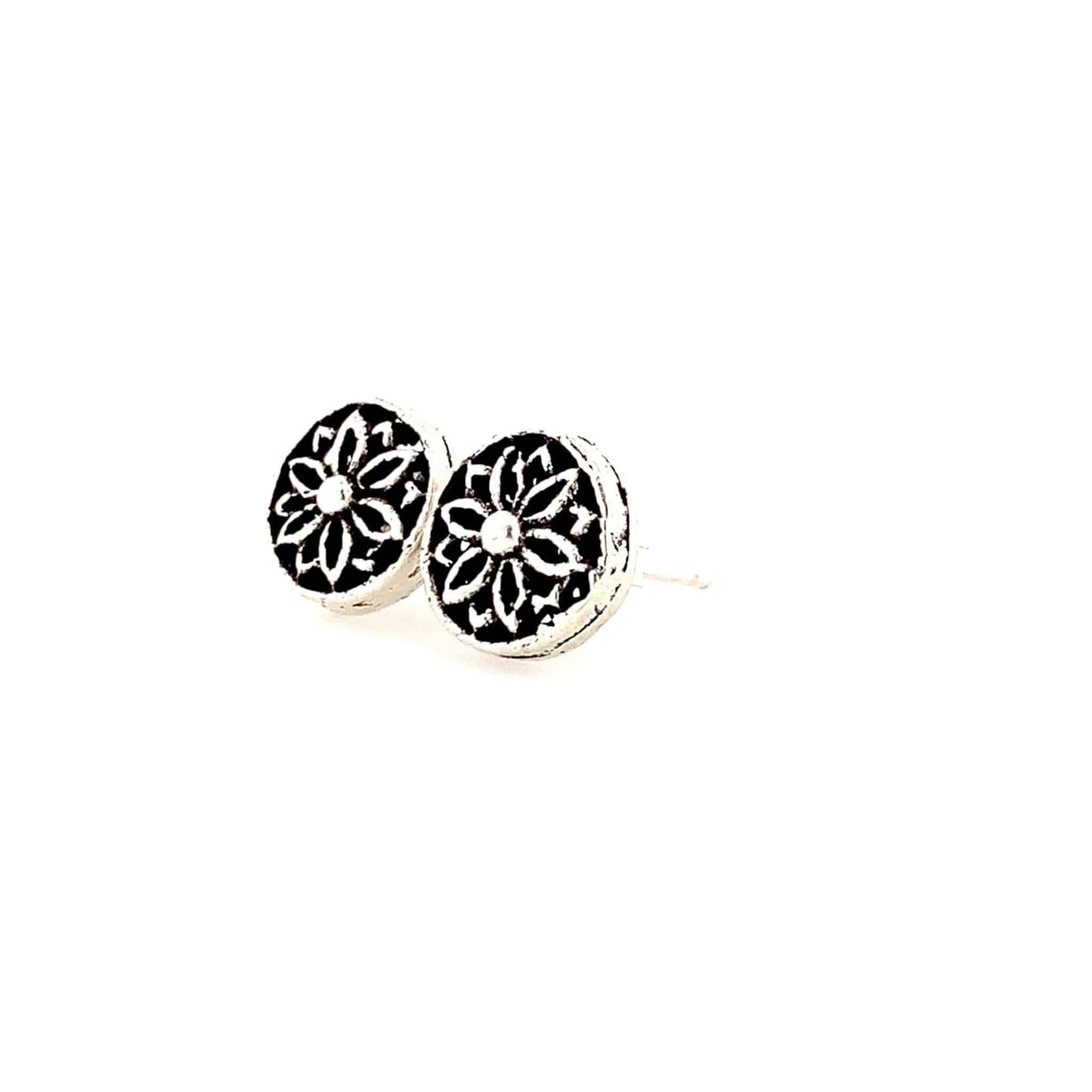 🌸 Elegant Floral Oxidized Stud Earrings 🌸 - ZYLVER.IN